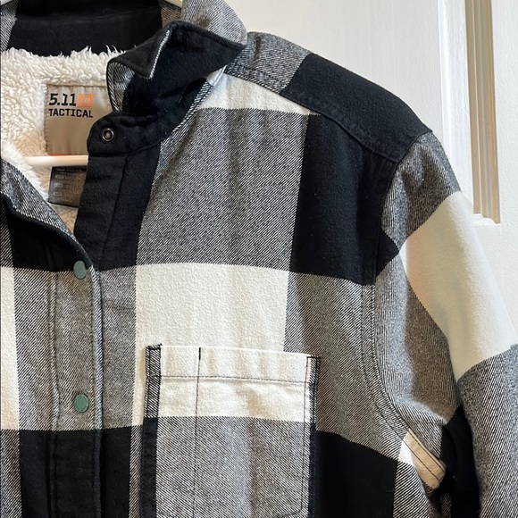 5.11 Tactical Plaid Flannel Sherpa Lined Seth Shirt Jacket - Size Medium - Picture 4 of 15